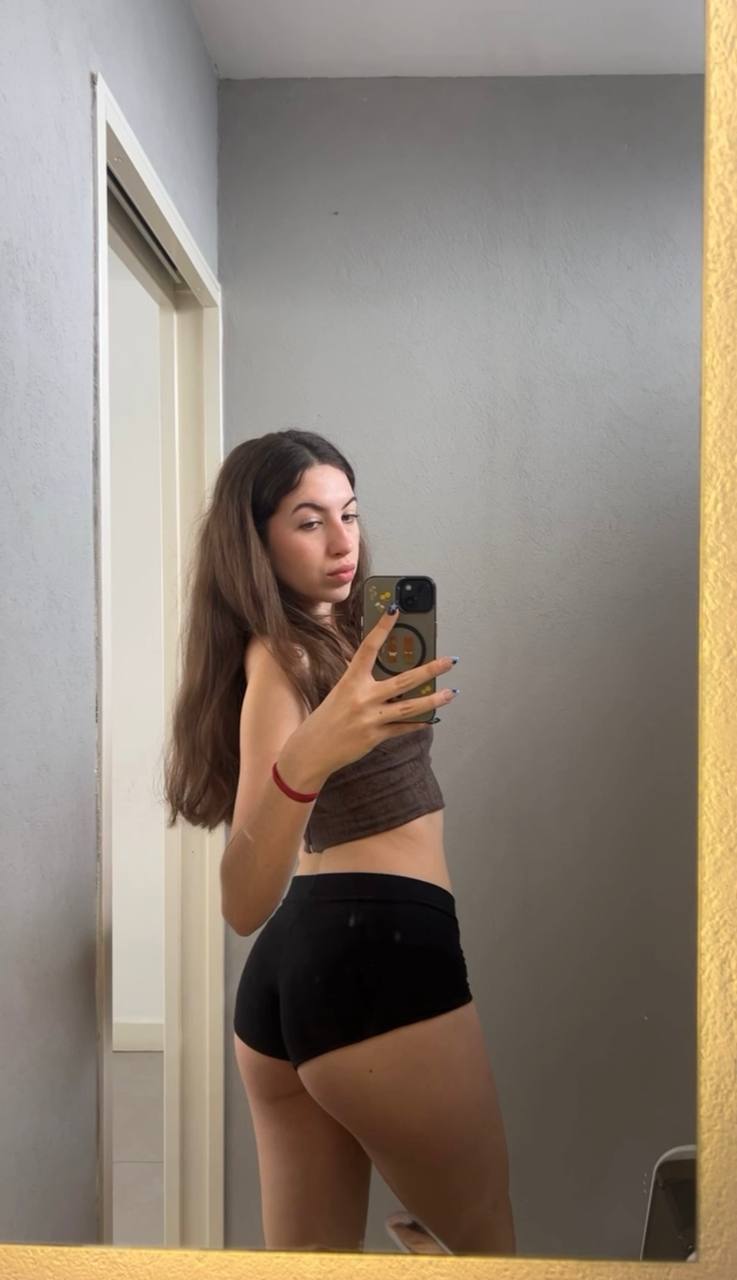 Amber in her underwear in Cairo