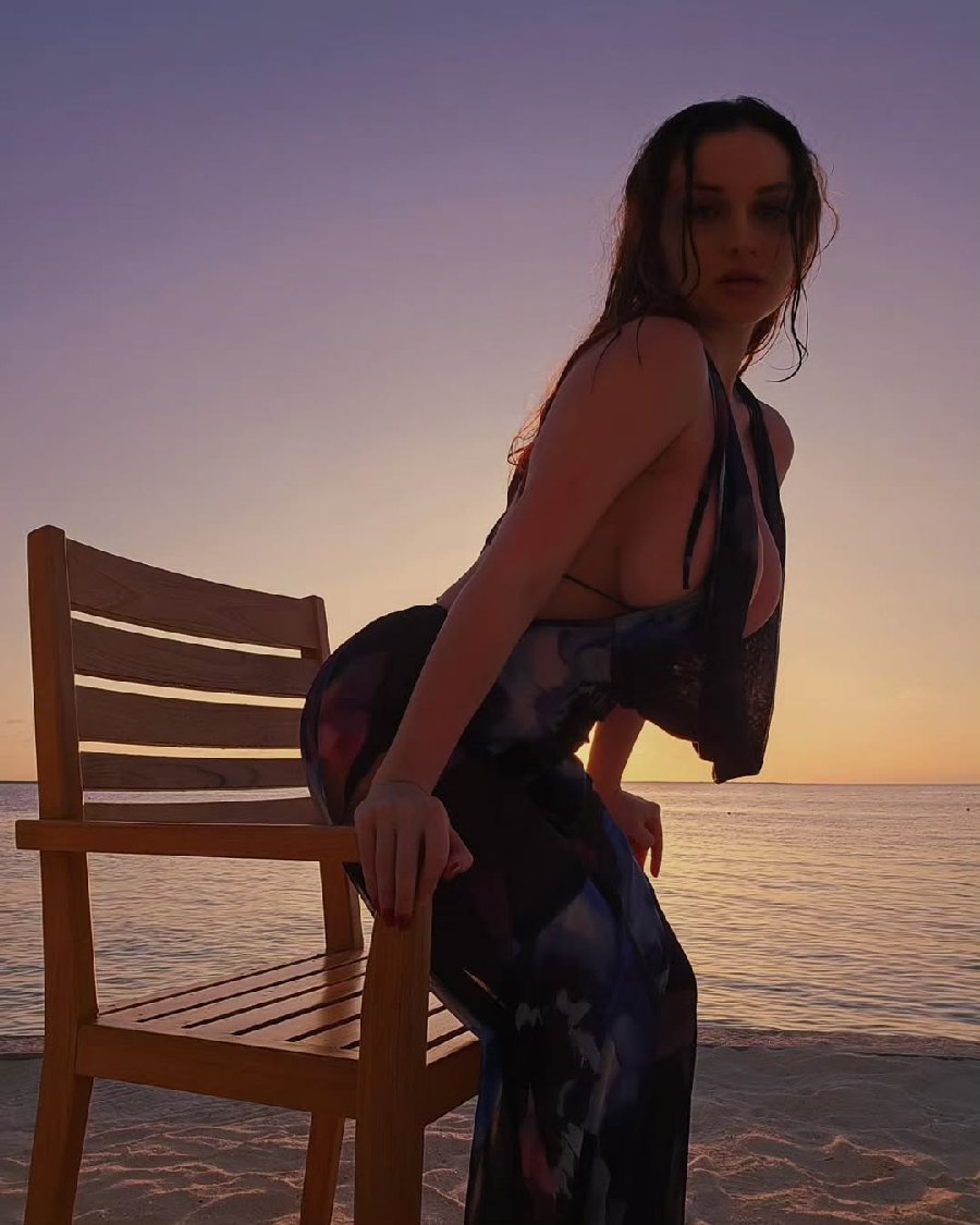 Sexy girl Miranda Faith nude in Cairo