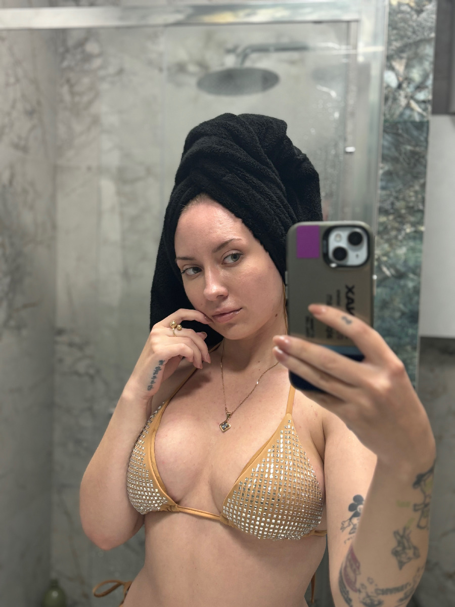 Nude girl KateV in Cairo