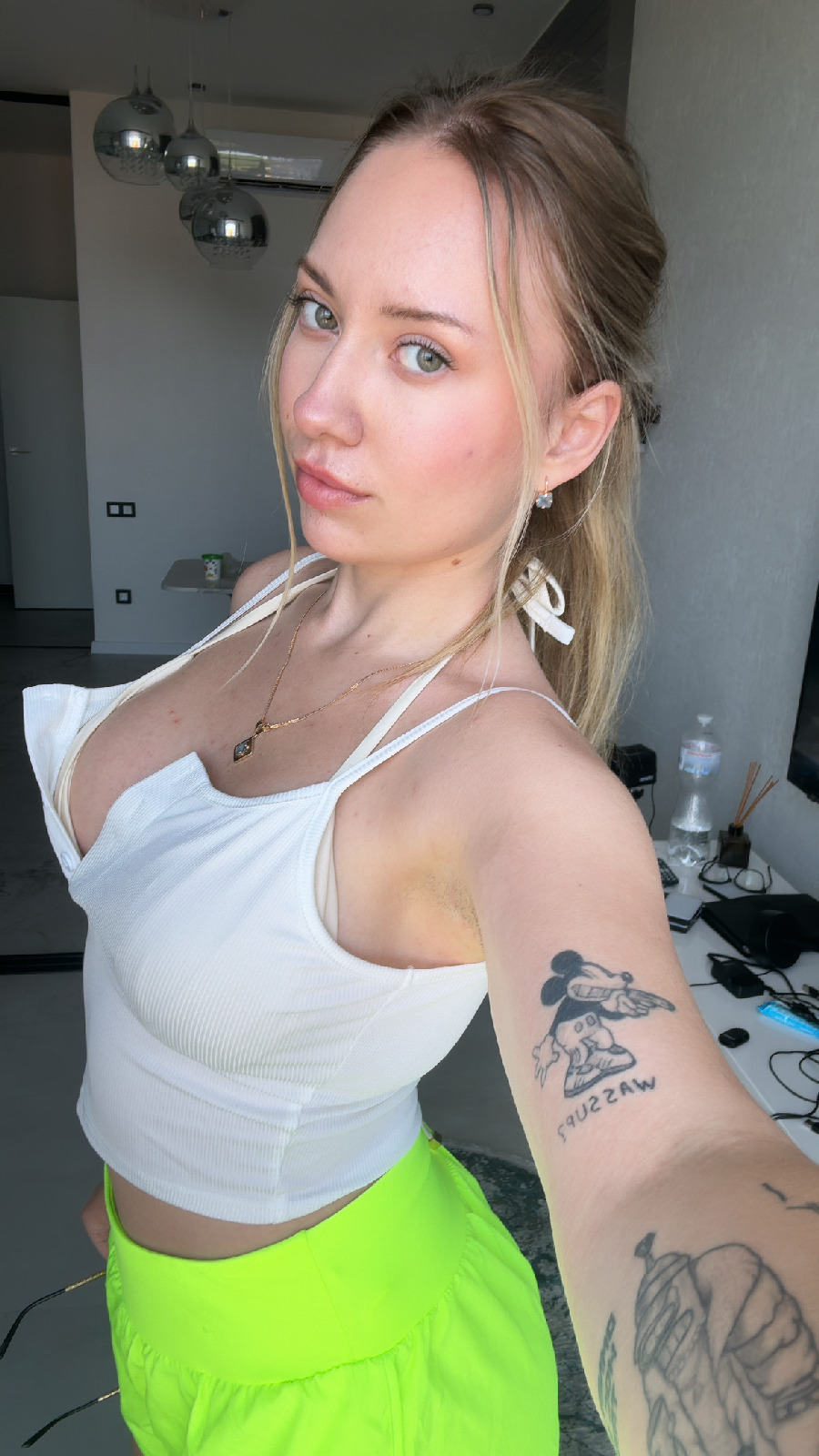 KateV in her underwear in Cairo