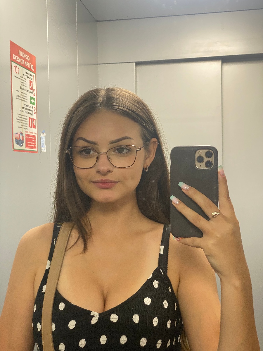 Sexy model Stacy in Cairo